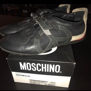 Men’s Moschino casual shoe
